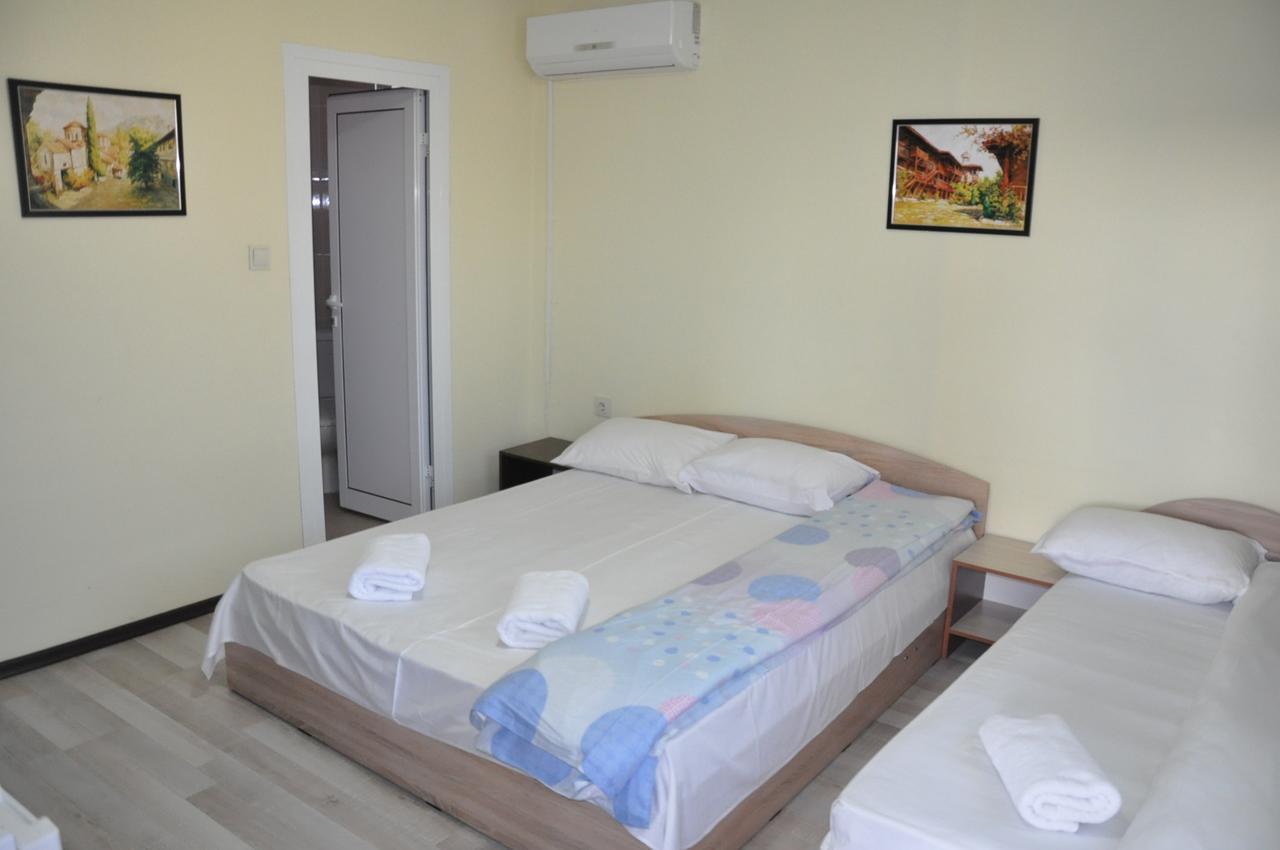 Guest Rooms Simona Opanets Eksteriør billede