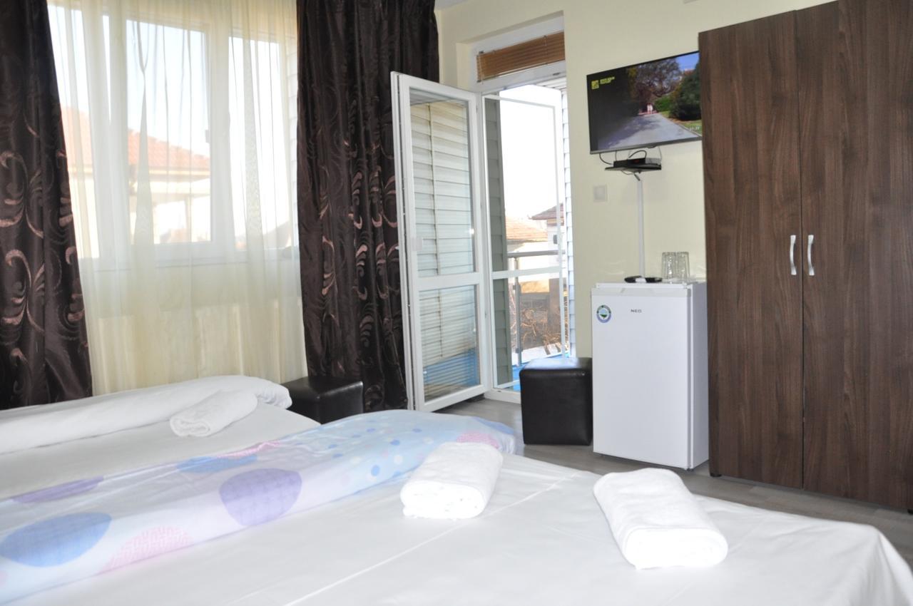 Guest Rooms Simona Opanets Eksteriør billede